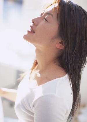 眼だけで周囲の人を魅了しませんか